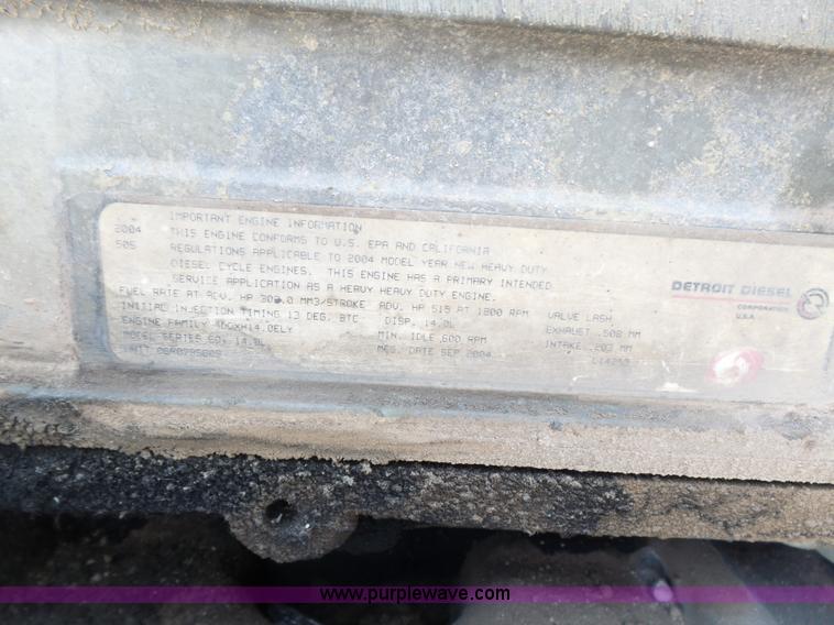 image for item J1260 2005 Freightliner Columbia semi truck