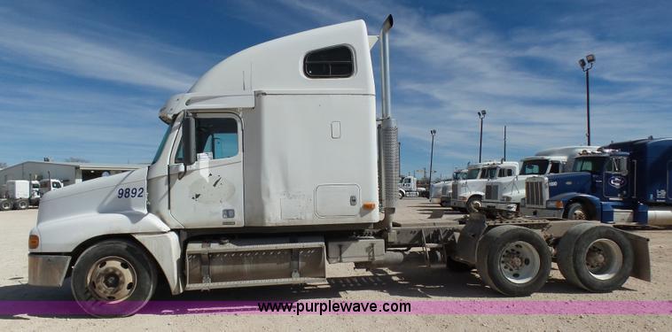 image for item J1262 1998 Freightliner Century Class semi truck