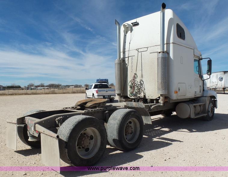 image for item J1262 1998 Freightliner Century Class semi truck