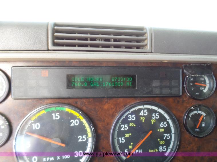 image for item J1262 1998 Freightliner Century Class semi truck