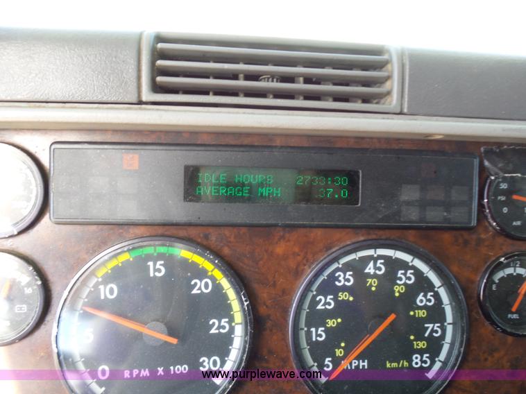 image for item J1262 1998 Freightliner Century Class semi truck