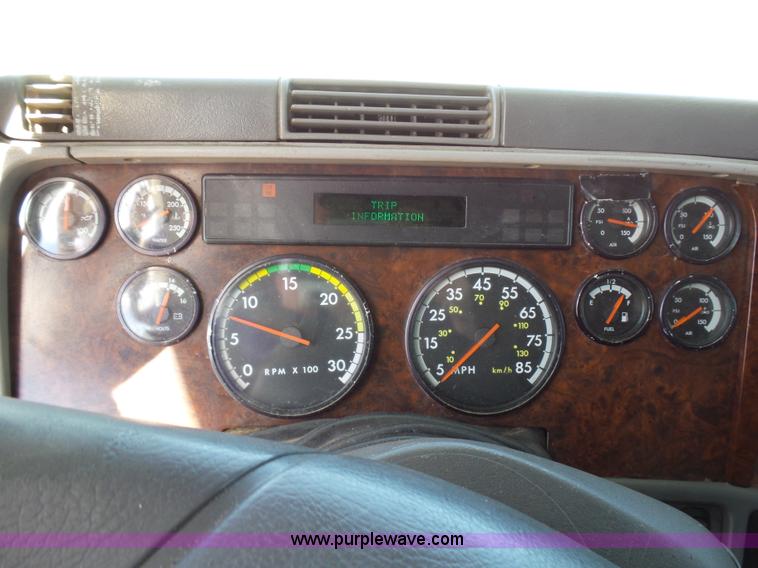 image for item J1262 1998 Freightliner Century Class semi truck