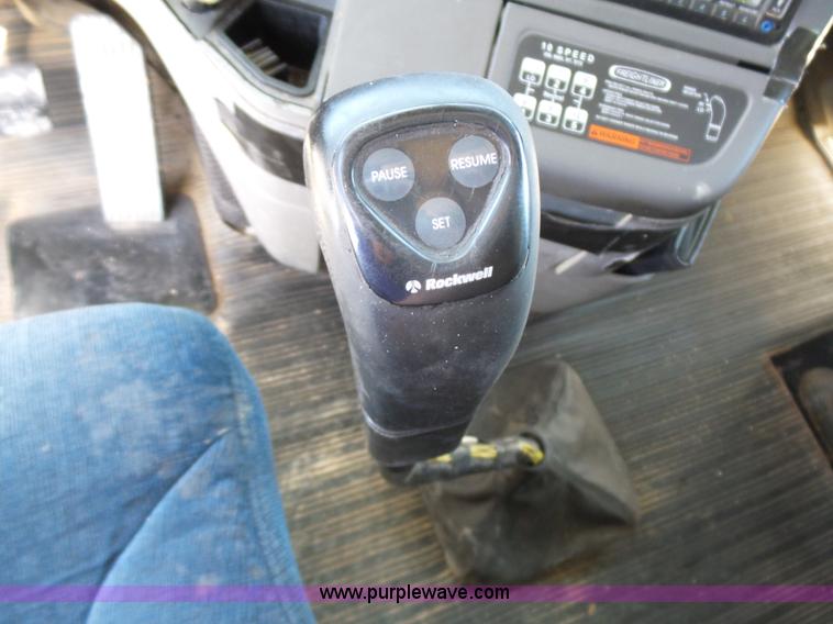 image for item J1262 1998 Freightliner Century Class semi truck