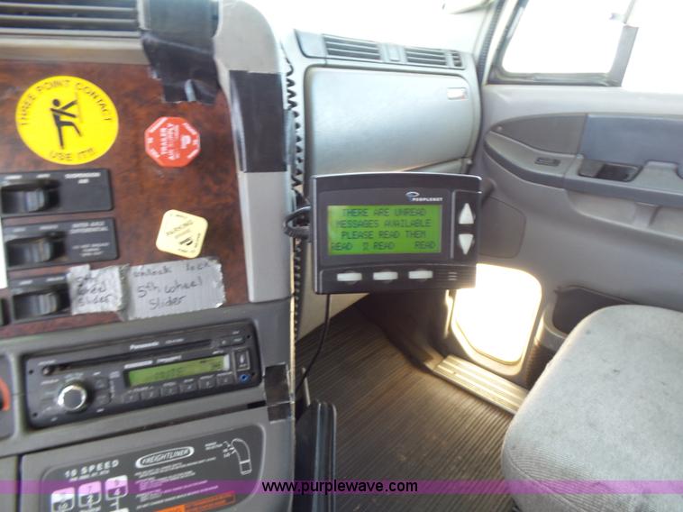 image for item J1262 1998 Freightliner Century Class semi truck