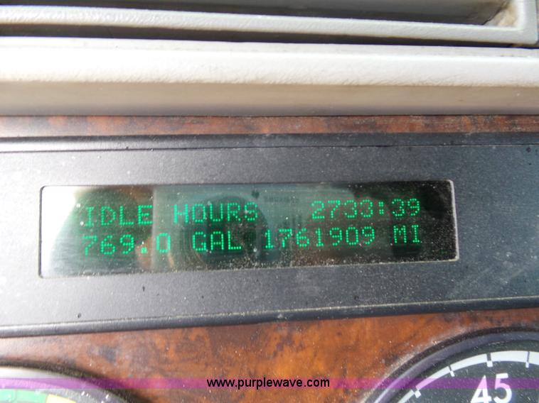 image for item J1262 1998 Freightliner Century Class semi truck