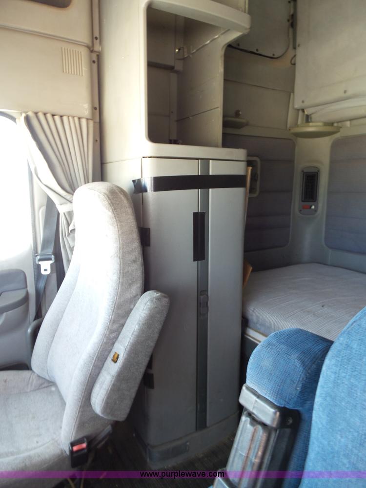 image for item J1262 1998 Freightliner Century Class semi truck