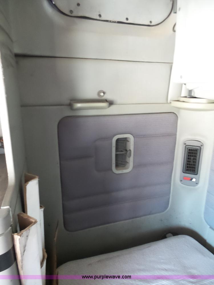 image for item J1262 1998 Freightliner Century Class semi truck