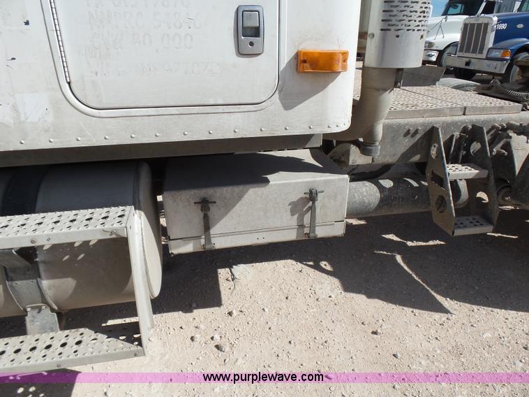 image for item J1262 1998 Freightliner Century Class semi truck