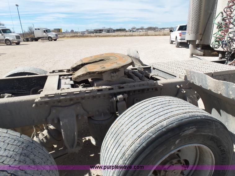 image for item J1262 1998 Freightliner Century Class semi truck