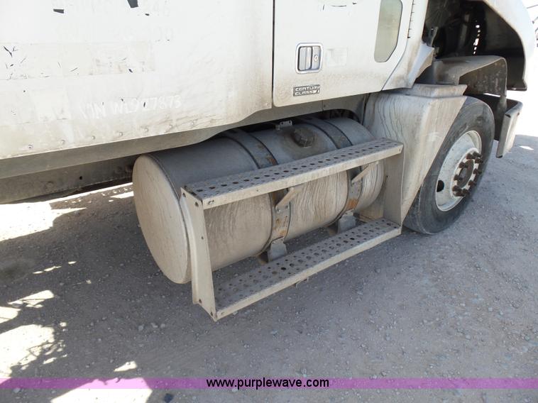 image for item J1262 1998 Freightliner Century Class semi truck