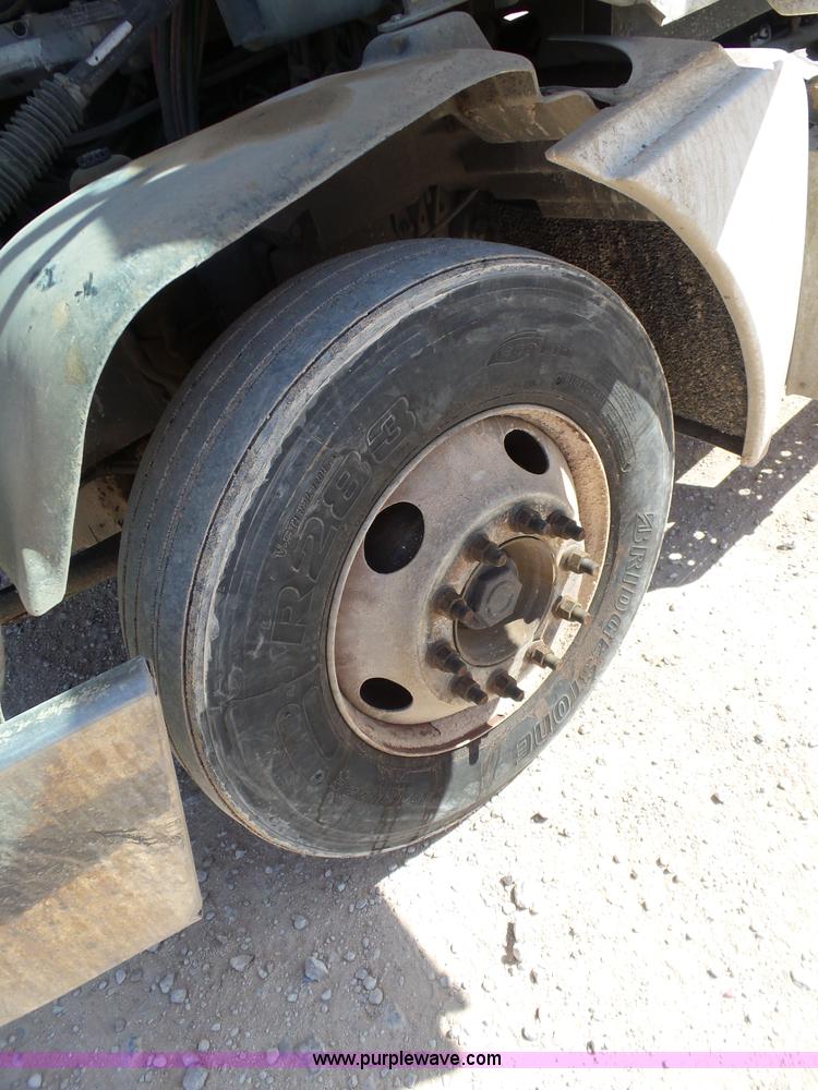 image for item J1262 1998 Freightliner Century Class semi truck