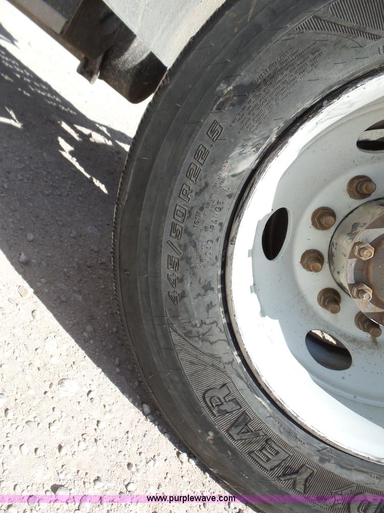 image for item J1262 1998 Freightliner Century Class semi truck