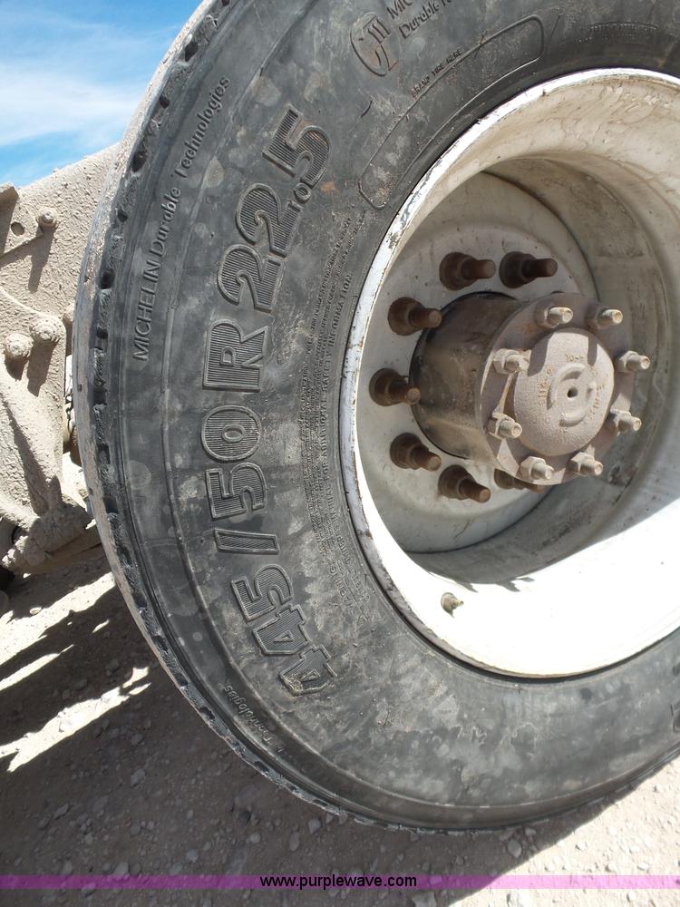 image for item J1262 1998 Freightliner Century Class semi truck