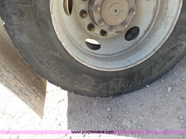 image for item J1262 1998 Freightliner Century Class semi truck