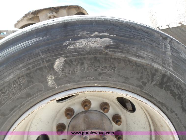 image for item J1262 1998 Freightliner Century Class semi truck