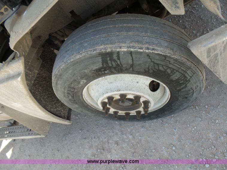 image for item J1262 1998 Freightliner Century Class semi truck