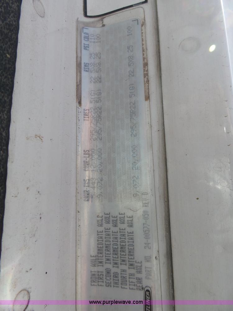 image for item J1262 1998 Freightliner Century Class semi truck