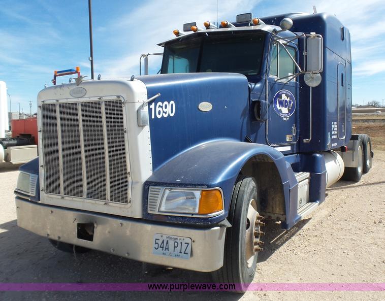 image for item J1263 1998 Peterbilt 377 semi truck