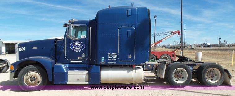 image for item J1263 1998 Peterbilt 377 semi truck