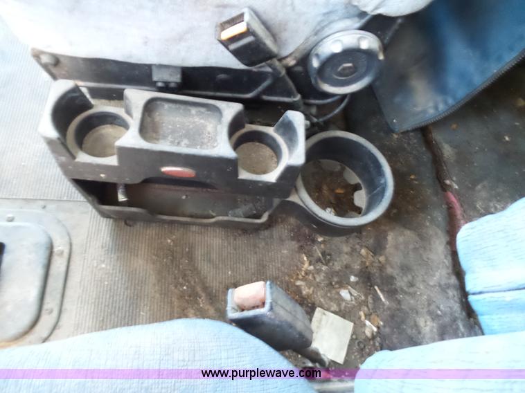 image for item J1263 1998 Peterbilt 377 semi truck