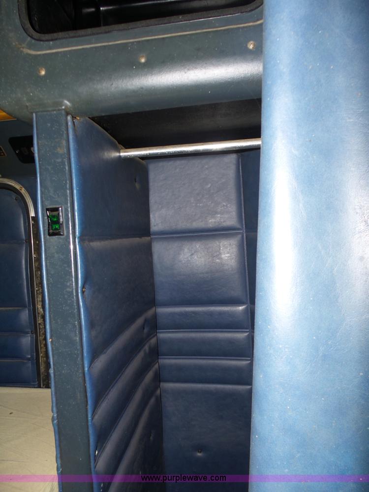 image for item J1263 1998 Peterbilt 377 semi truck