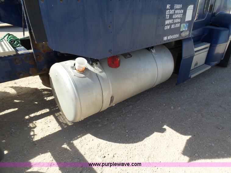 image for item J1263 1998 Peterbilt 377 semi truck
