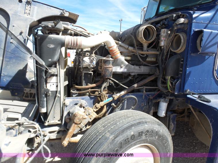 image for item J1263 1998 Peterbilt 377 semi truck