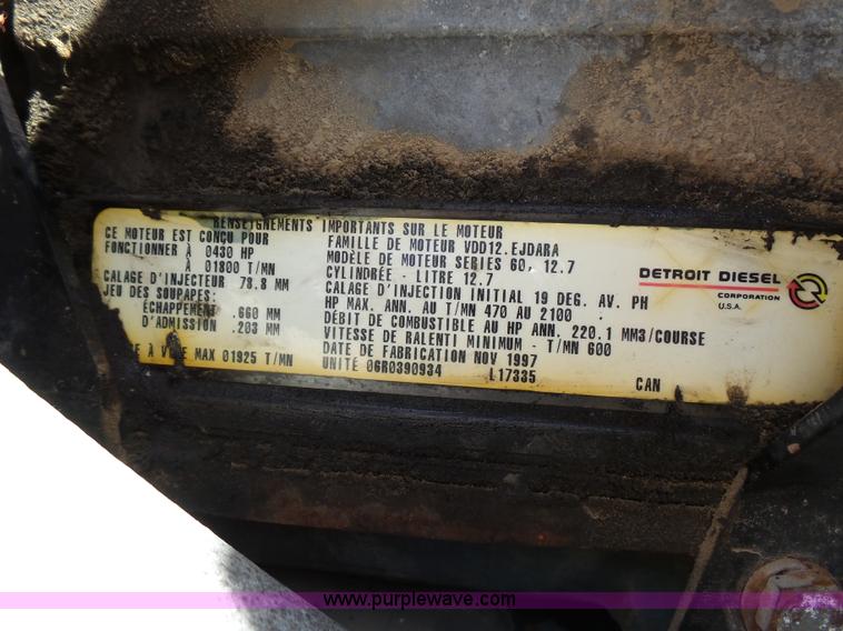 image for item J1263 1998 Peterbilt 377 semi truck