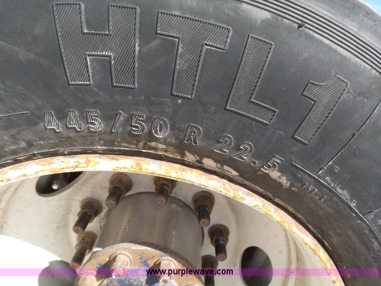 image for item J1263 1998 Peterbilt 377 semi truck