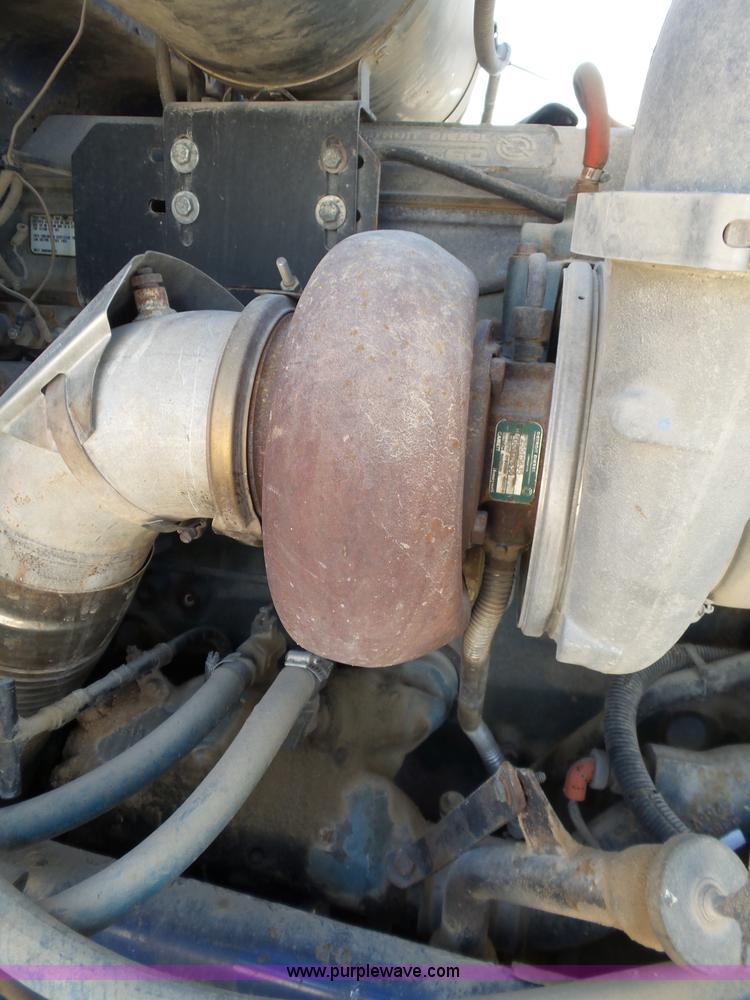 image for item J1263 1998 Peterbilt 377 semi truck