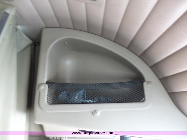 image for item J1264 2007 International 9400i semi truck