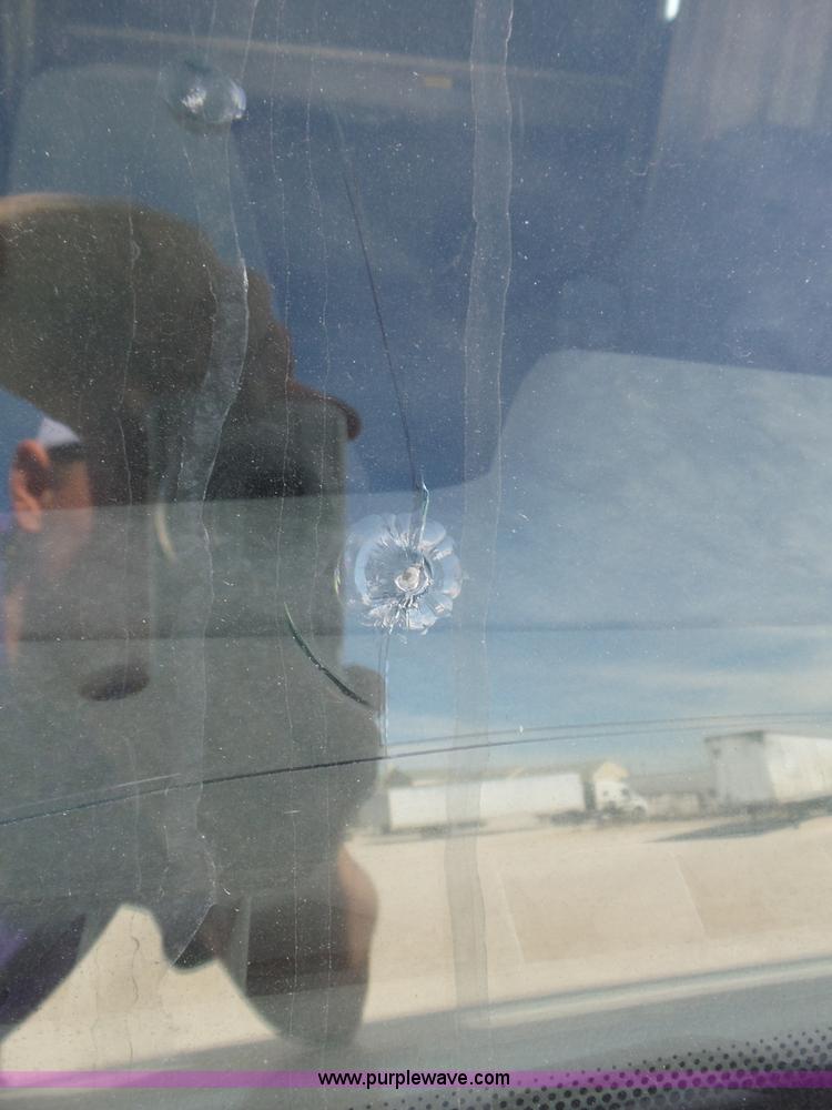 image for item J1264 2007 International 9400i semi truck