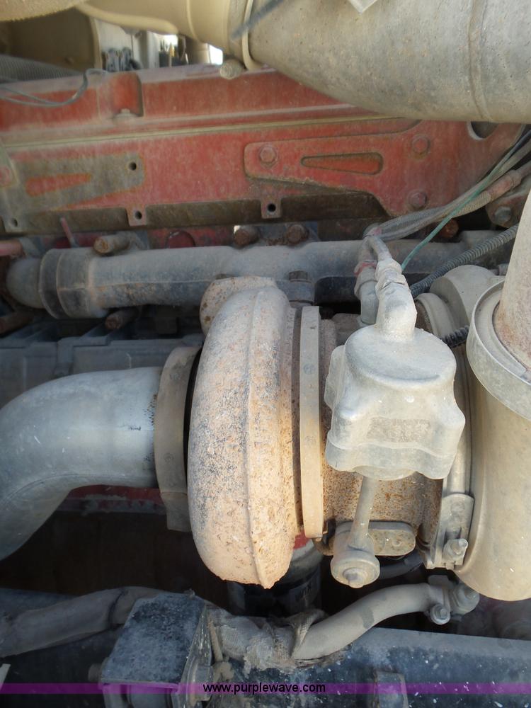 image for item J1264 2007 International 9400i semi truck