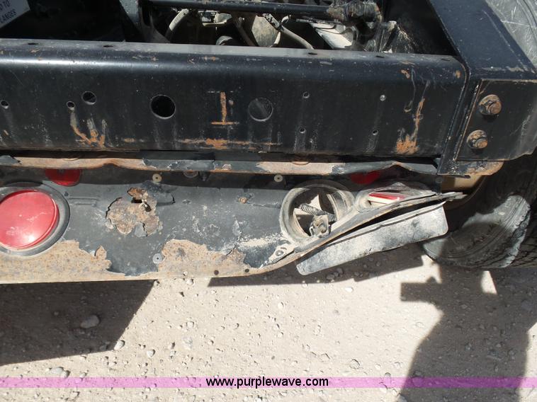 image for item J1264 2007 International 9400i semi truck