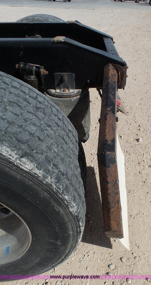 image for item J1264 2007 International 9400i semi truck