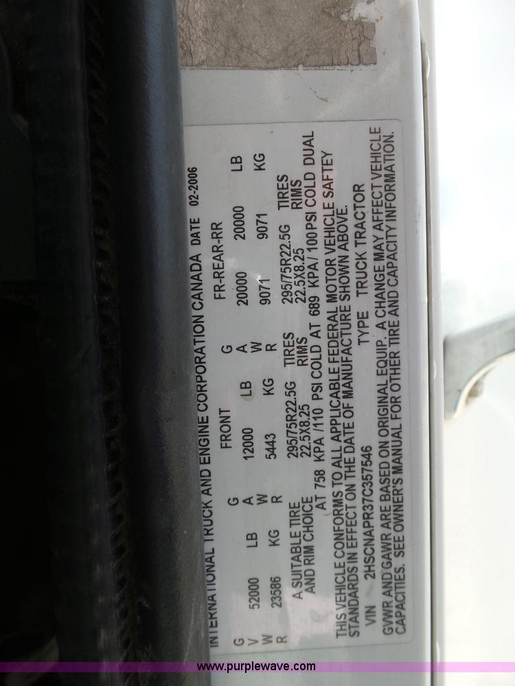 image for item J1264 2007 International 9400i semi truck