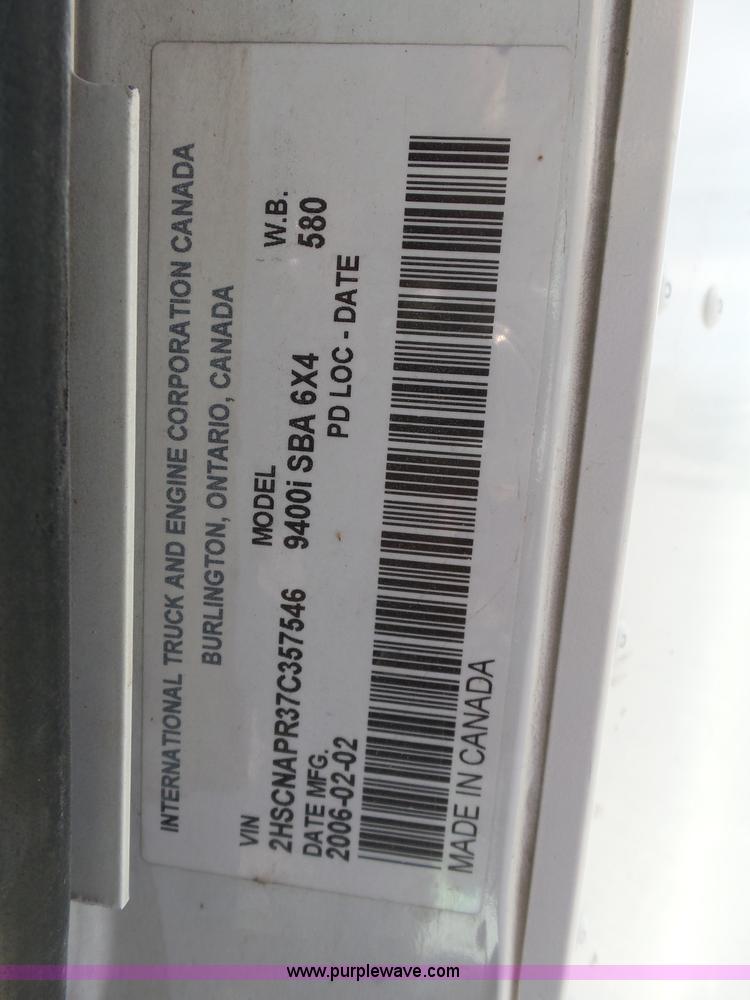 image for item J1264 2007 International 9400i semi truck