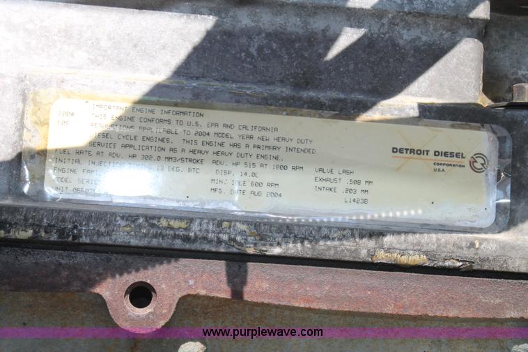 image for item J1448 2005 Freightliner Columbia semi truck