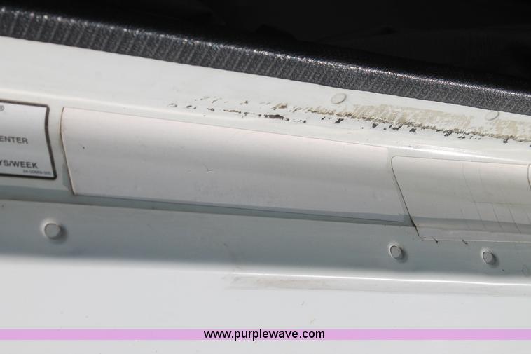 image for item J1448 2005 Freightliner Columbia semi truck