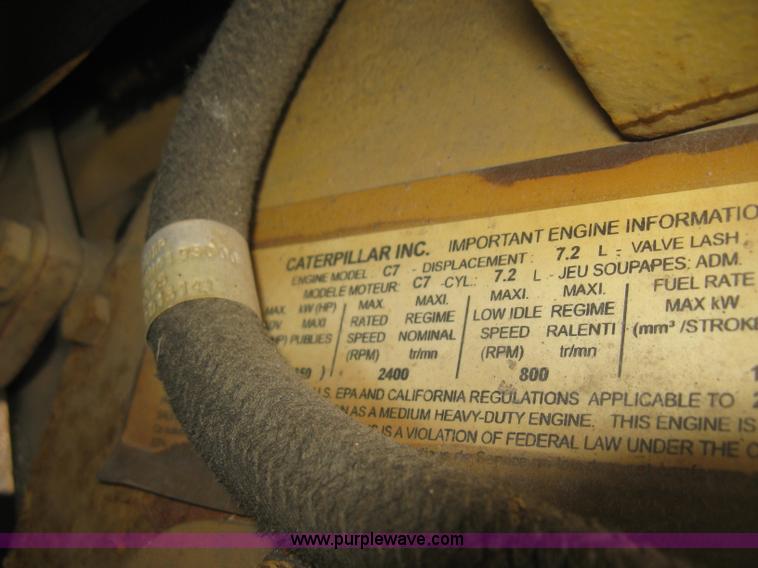 image for item J2892 2005 Freightliner Business Class M2 truck cab and chassis