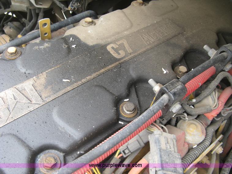 image for item J2892 2005 Freightliner Business Class M2 truck cab and chassis