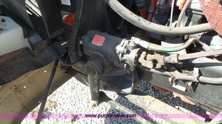 image for item J4704 2004 International Eagle 9400i semi truck