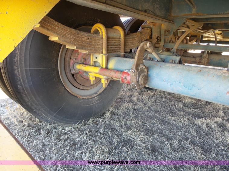 image for item J6233 1986 Birmingham drop deck trailer