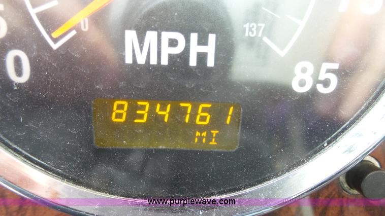 image for item J7268 2006 International 9200i semi truck