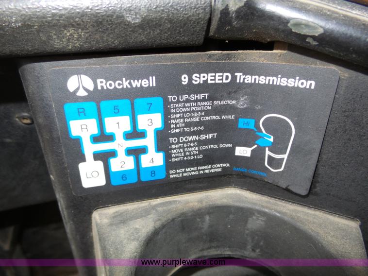 image for item J8849 1992 Freightliner FLD semi truck