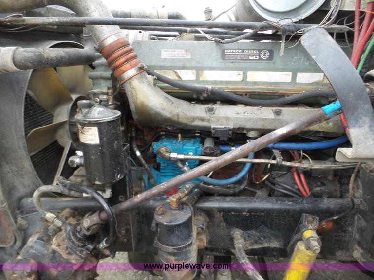 image for item J8849 1992 Freightliner FLD semi truck