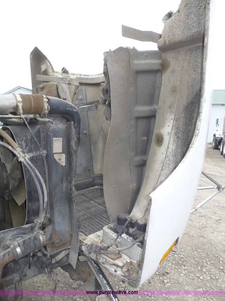 image for item J8849 1992 Freightliner FLD semi truck