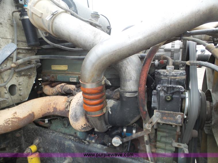 image for item J8849 1992 Freightliner FLD semi truck