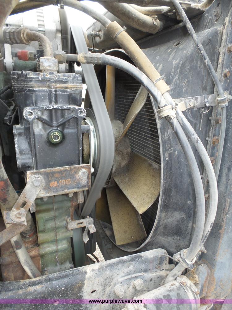 image for item J8849 1992 Freightliner FLD semi truck