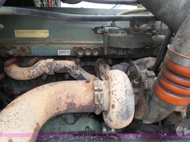 image for item J8849 1992 Freightliner FLD semi truck